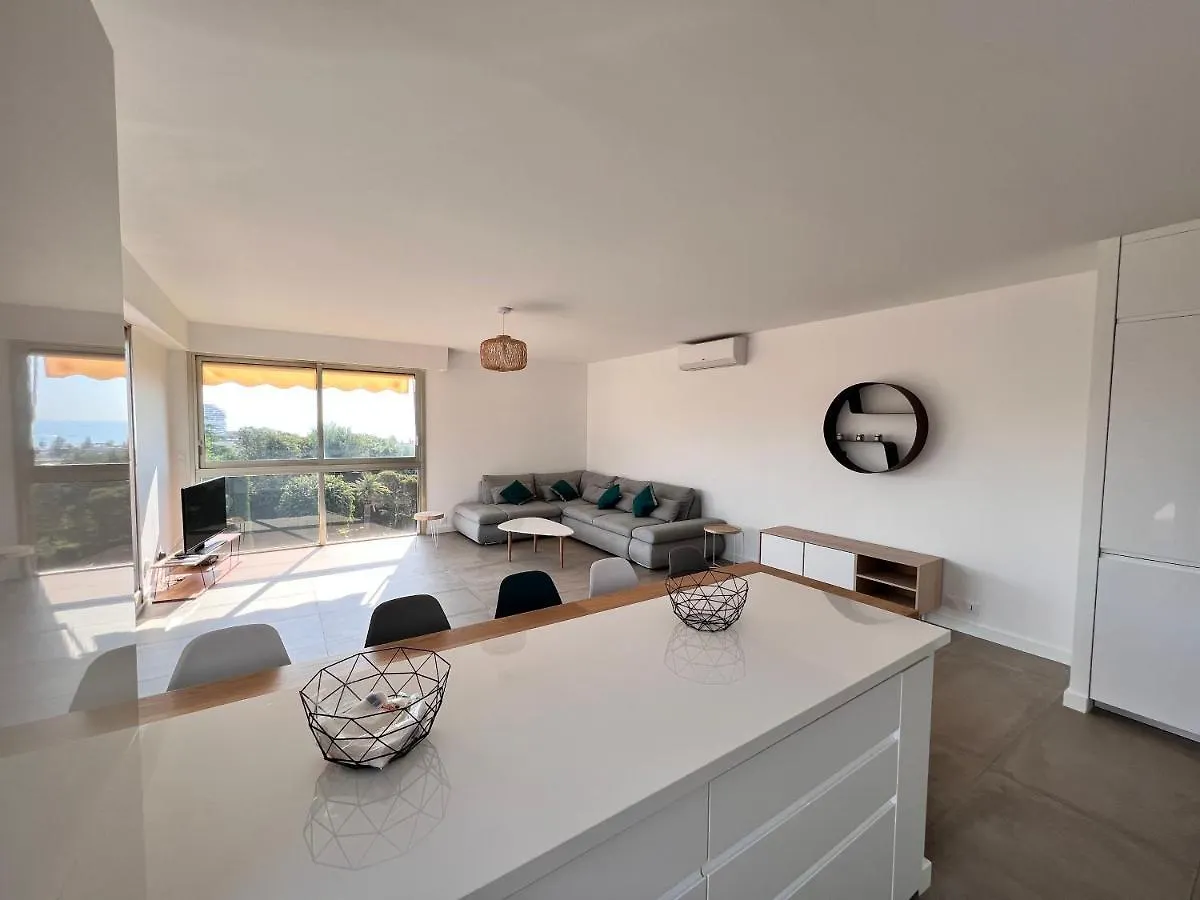 Rooftop Villeneuve 0*, Villeneuve-Loubet France