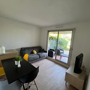 Appartement 2 Pièces En Rez De Jardin Avec Parking Et Piscine, Villeneuve-Loubet