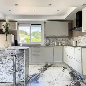 Appartement 3 Pièces Climatisé En Rez De Jardin Avec Piscine, Villeneuve-Loubet
